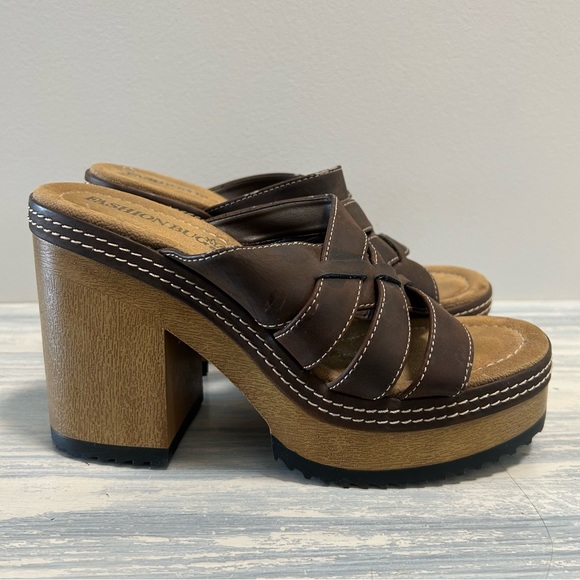 Vintage Chunky heel slide on brown Y2K 1990’s platform sandals by fashion bug - Picture 11 of 11